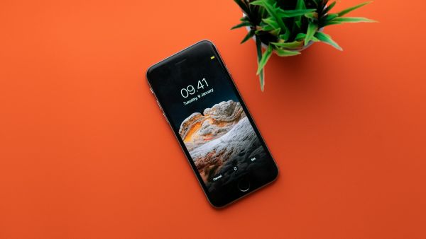 Coque de téléphone personnalisée : ce qu'il faut vérifier avant de commander